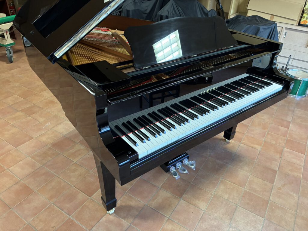 中古グランドピアノC2-SN